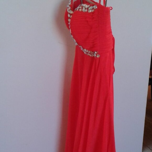 GRAD/PROM FORMAL DRESS NEW - Picture 10 of 10
